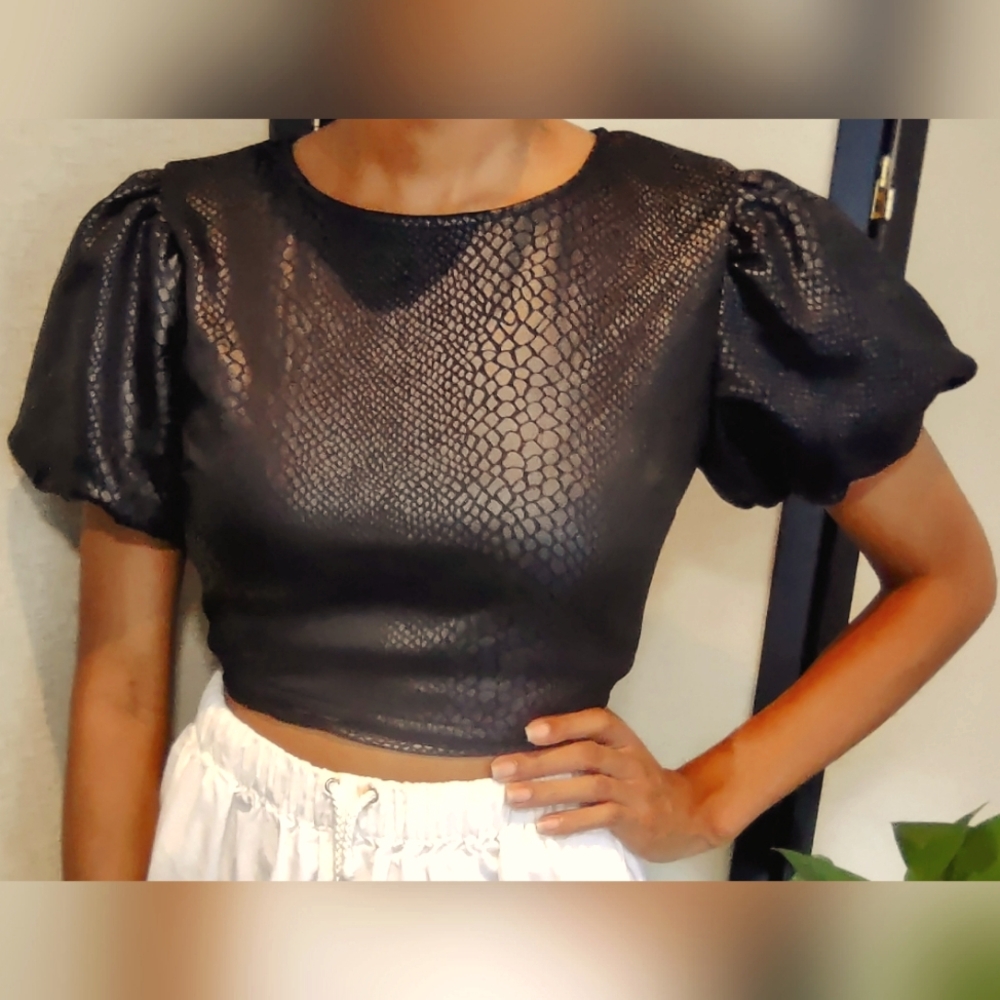 Black Faux Snakeskin Puffed Sleeve Crop Top Size Medium